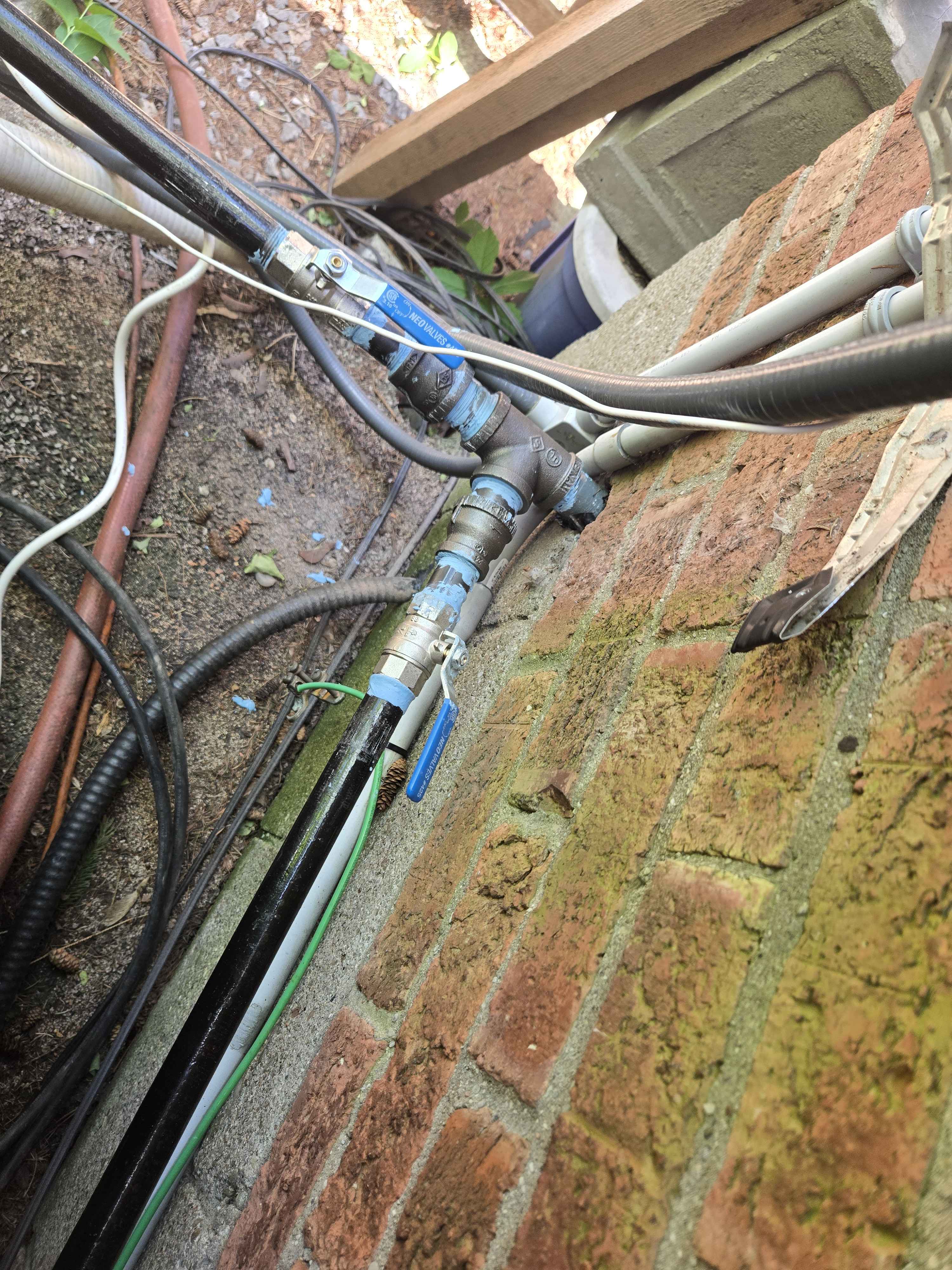 Upsized main gas supply line